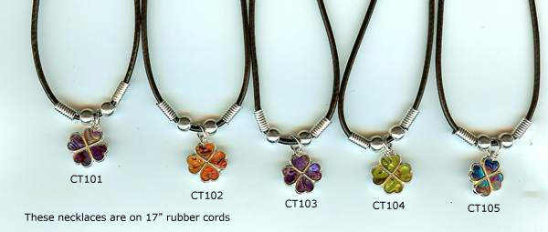 JewelryVilla Lucky 4 leaf clover necklace